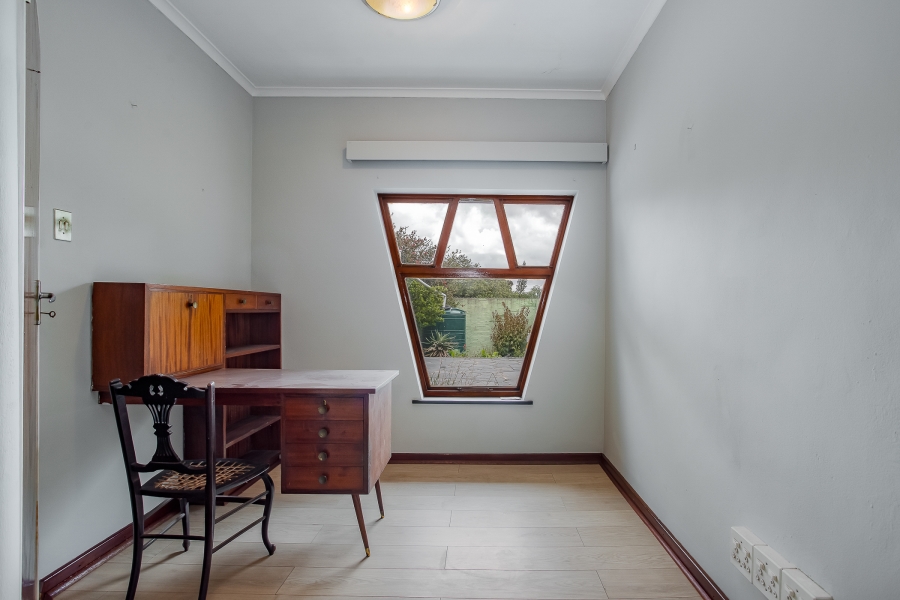 To Let 3 Bedroom Property for Rent in Denneburg Western Cape